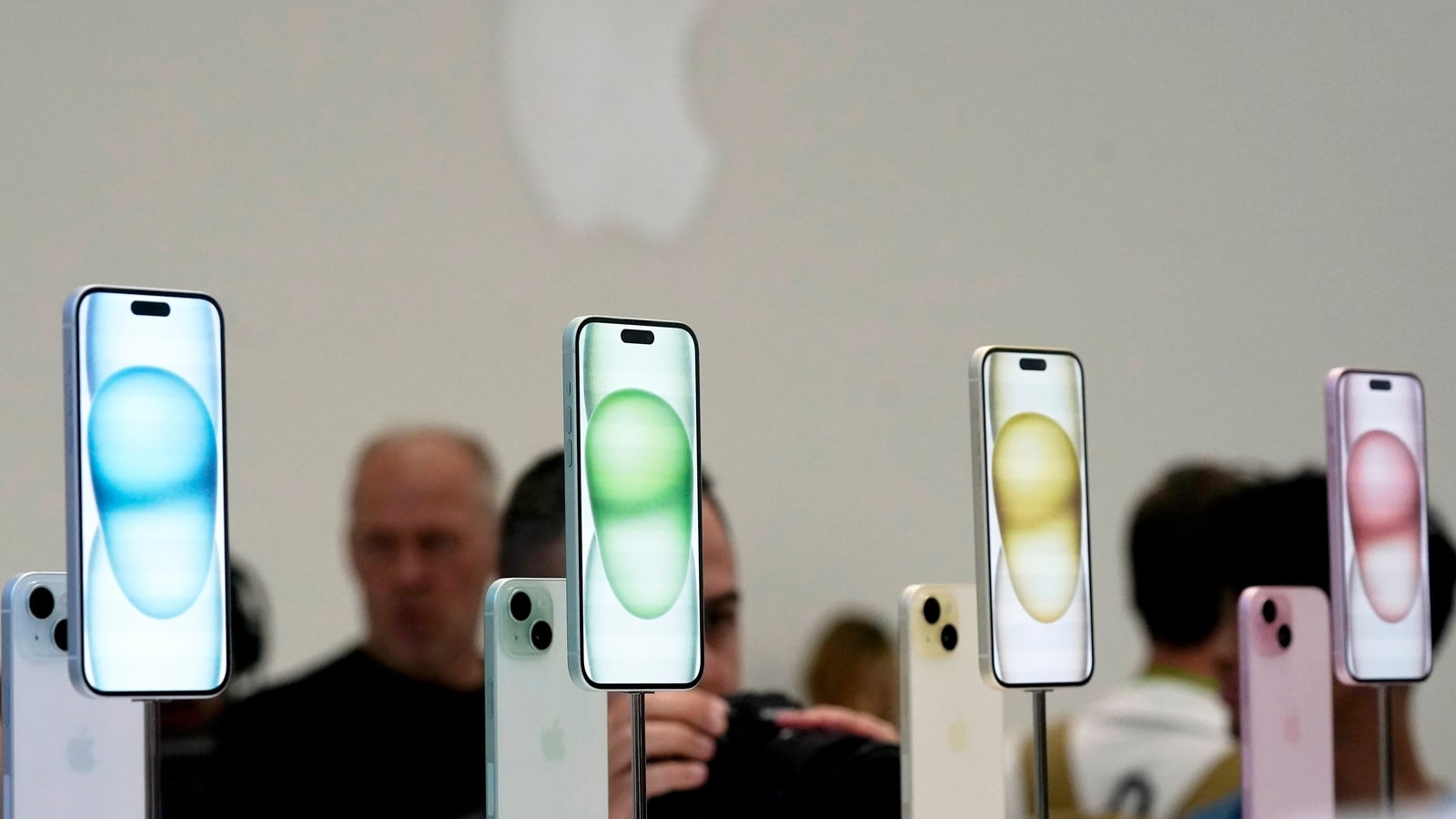 Apple Gets 36% of Google Revenue in iPhone Search Deal, Expert Says