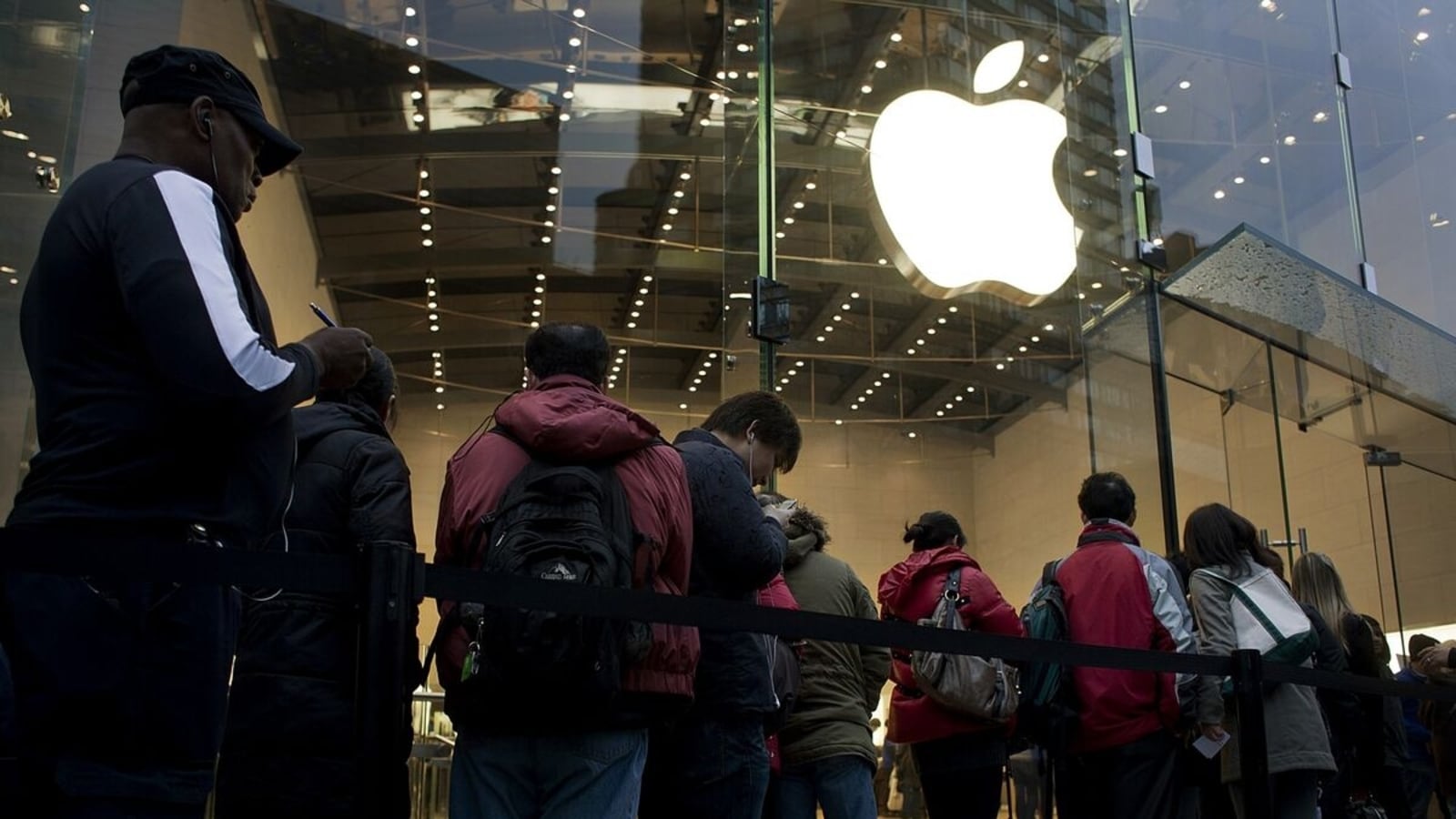 Apple loses fight to thwart UK antitrust watchdog’s mobile probe