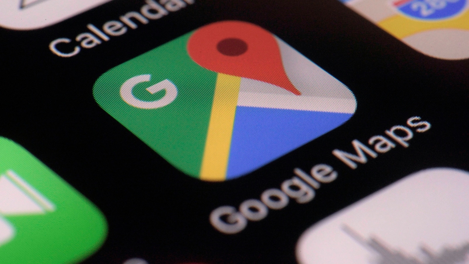 Google Maps Street View walking navigation launched; set to roll out address descriptor too