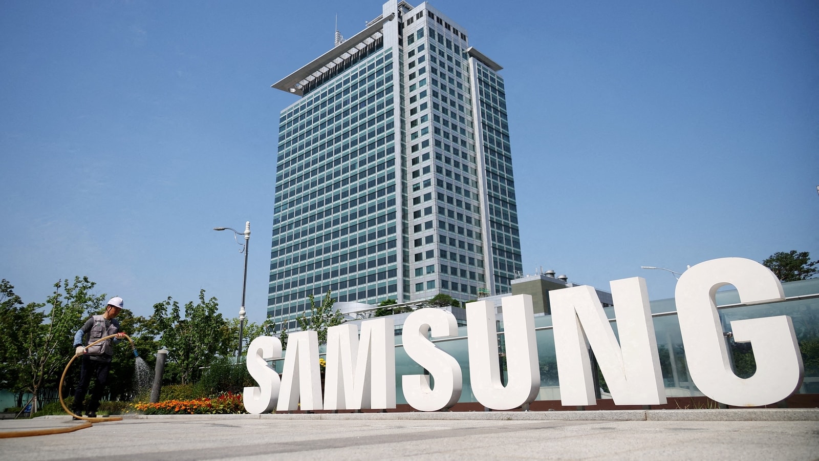 After made-in-India Galaxy S24, Samsung to start making laptops in India