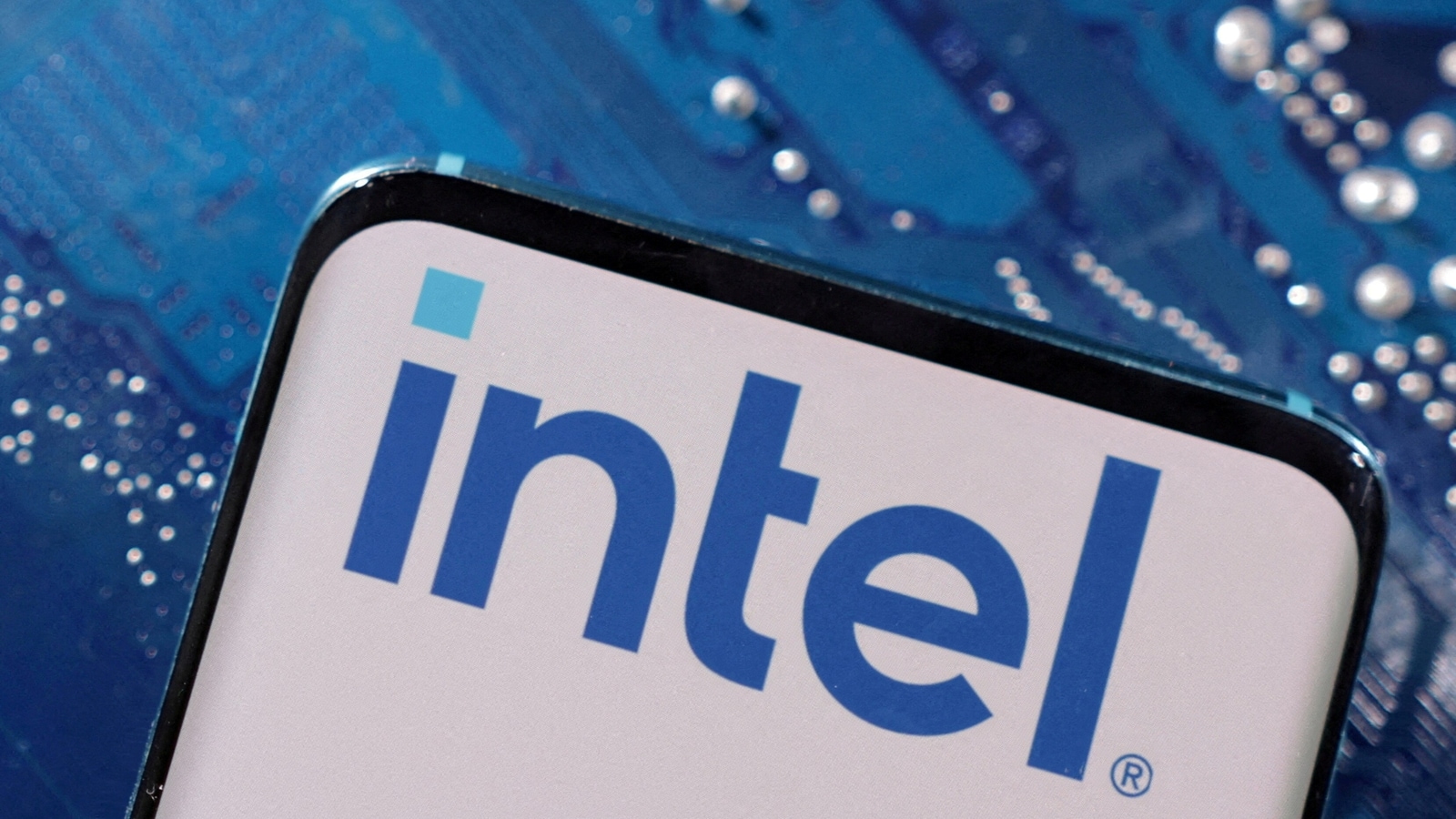 Intel looks to bridge biggest gap in generative AI, spins out AI software firm - Articul8 AI