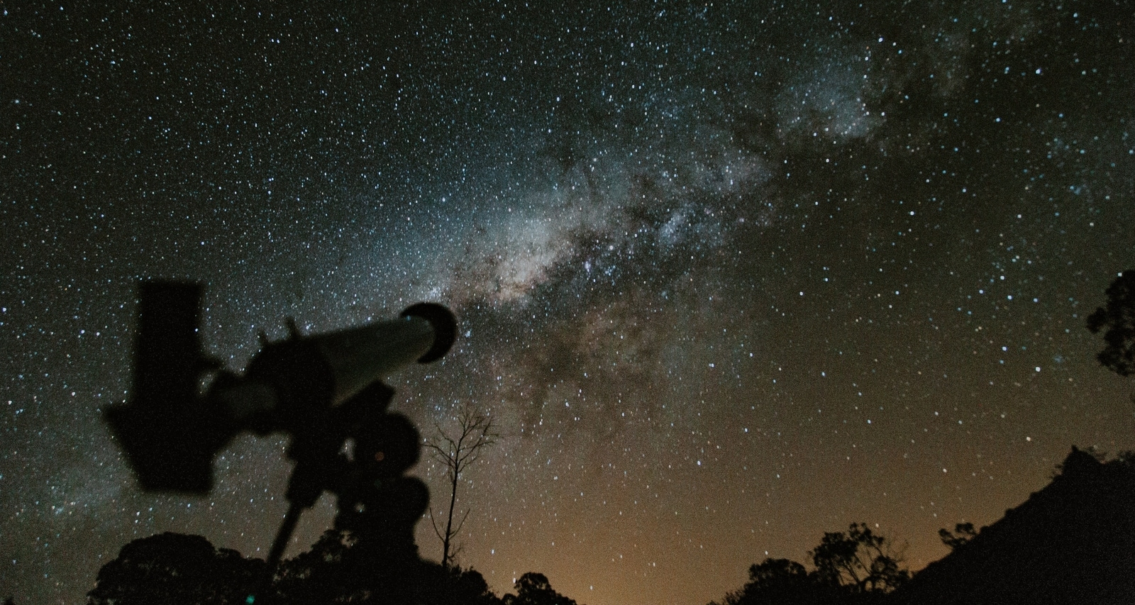 Want to buy a home telescope? Tips from a professional astronomer to help you choose